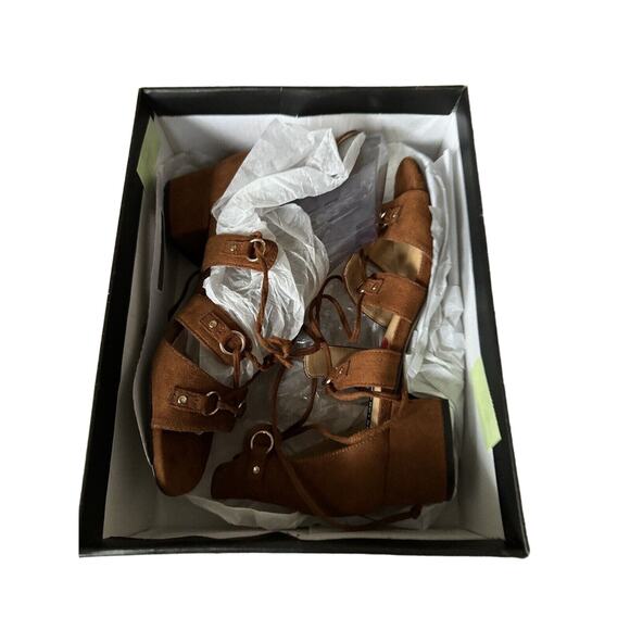 $225 NIB Lord & Taylor 7.5 Gladiator Cognac Lace Up Sandals New - Picture 4 of 10